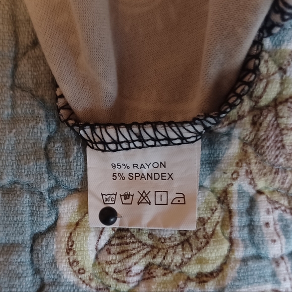 Pull over top for Women size 2xl NWOT - Picture 4 of 4